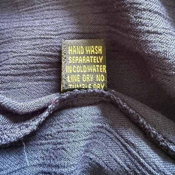 Chic Connection Sleeveless Navy Top with White Embroidery in Size 2X - Picture 7 of 7